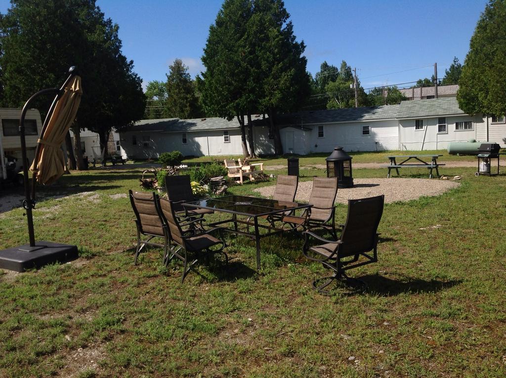 Cedar Vista Motel Tobermory Ngoại thất bức ảnh
